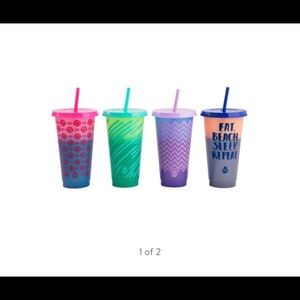 Changing color cups